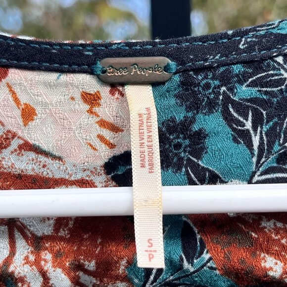 Free People Mikayla Print Long Sleeve Tunic in Green Balsam Combo Size S - Picture 6 of 11